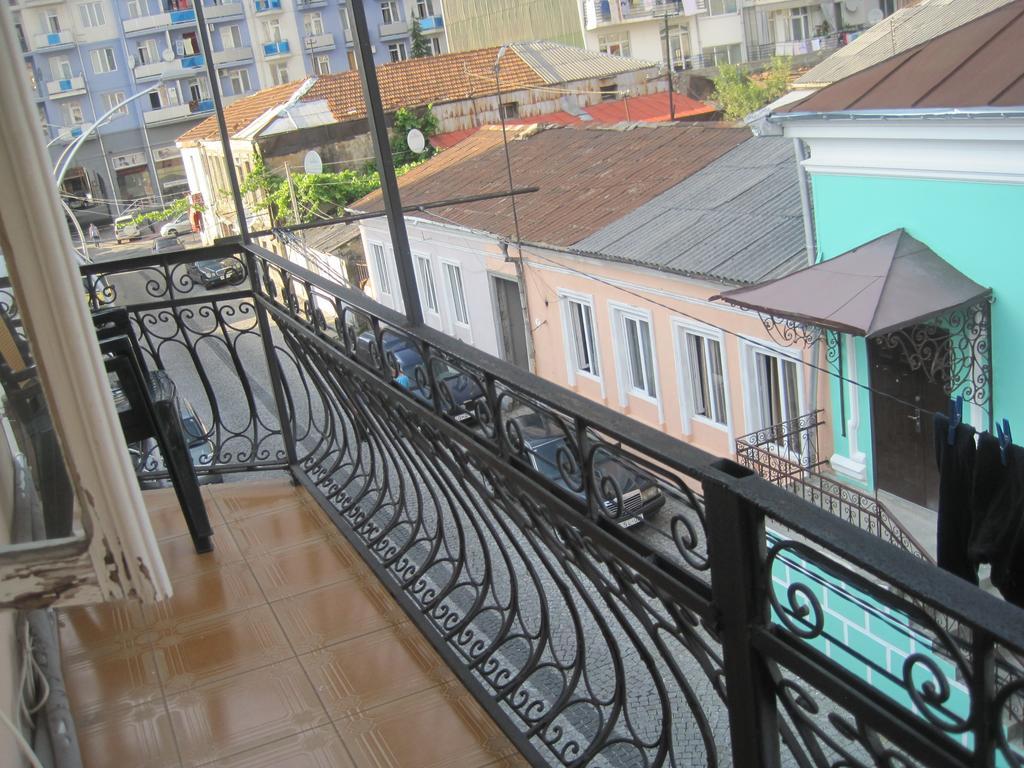 Metaxa Guesthouse バトゥーミ 部屋 写真