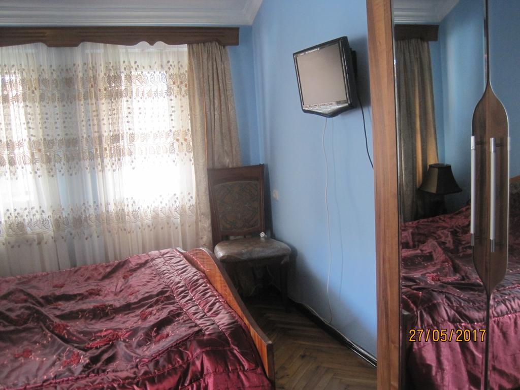 Metaxa Guesthouse バトゥーミ エクステリア 写真